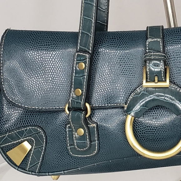 Bisou Bisou Women's Shoulder Baguette Bag - Picture 2 of 8